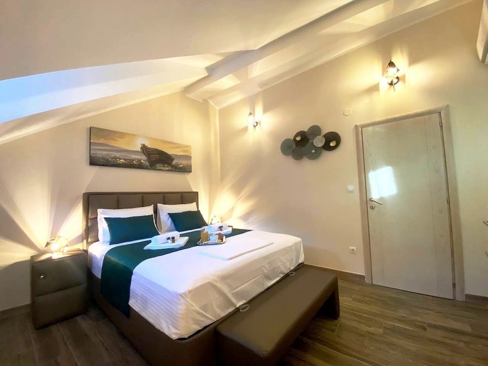 D & Sons Apartments 13/50