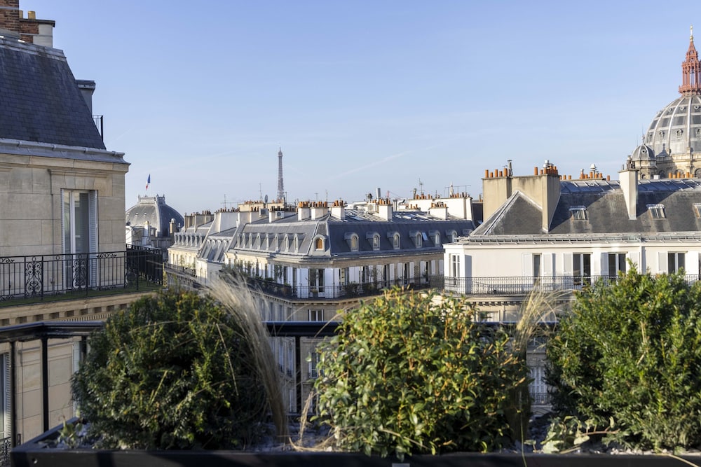 Le 12 Hotel 44/50