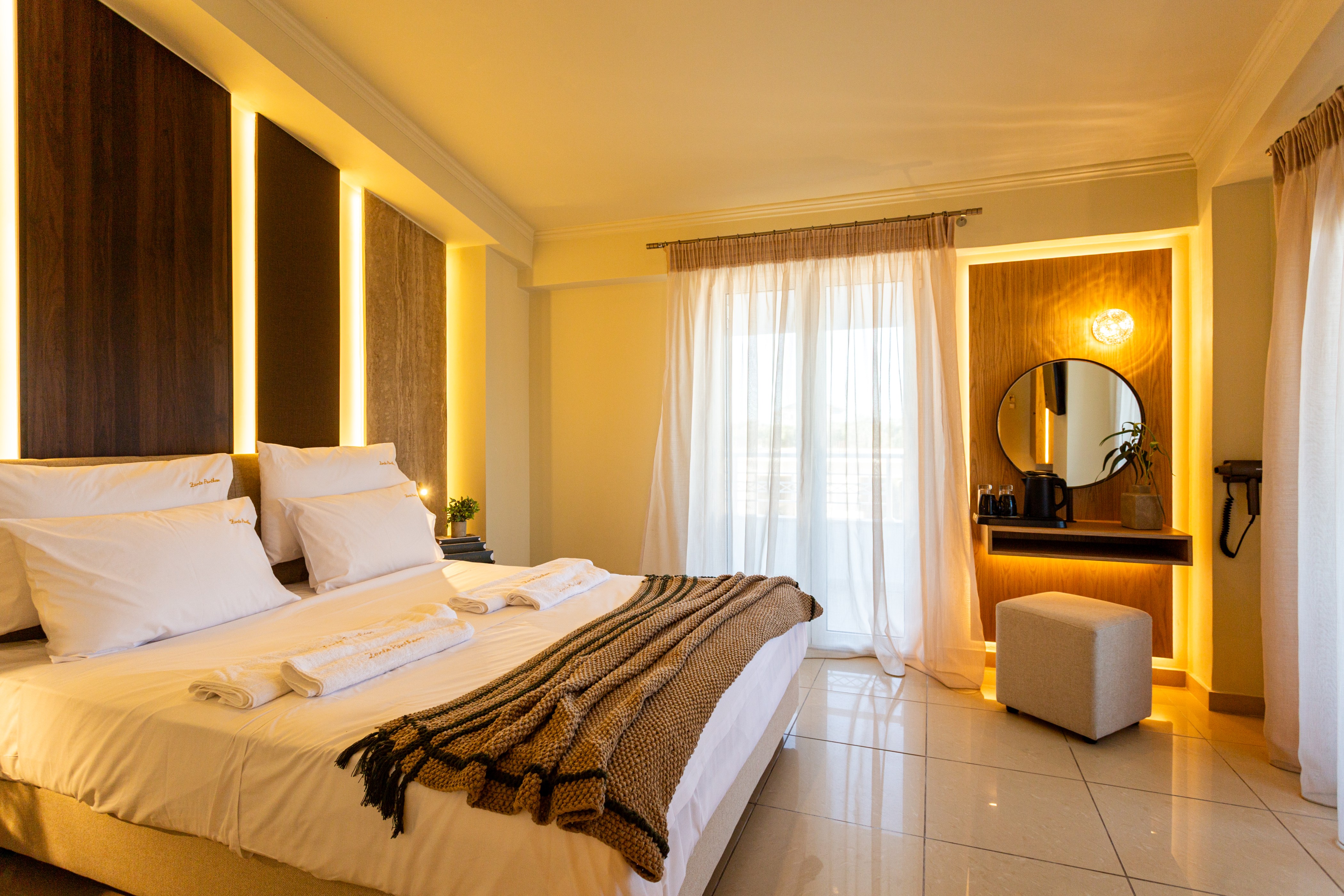 Junior Suite, Outdoor Jetted Tub