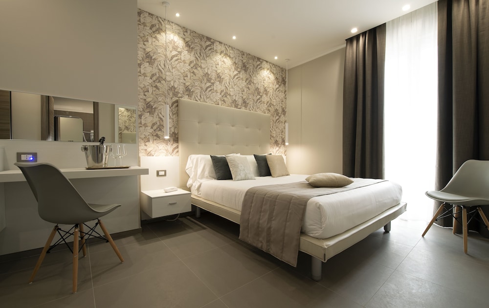 Hotel H21 7/30
