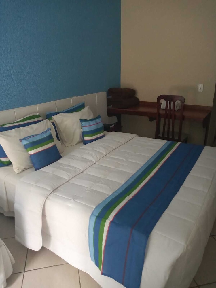 Acropolis Marina Hotel 24/57