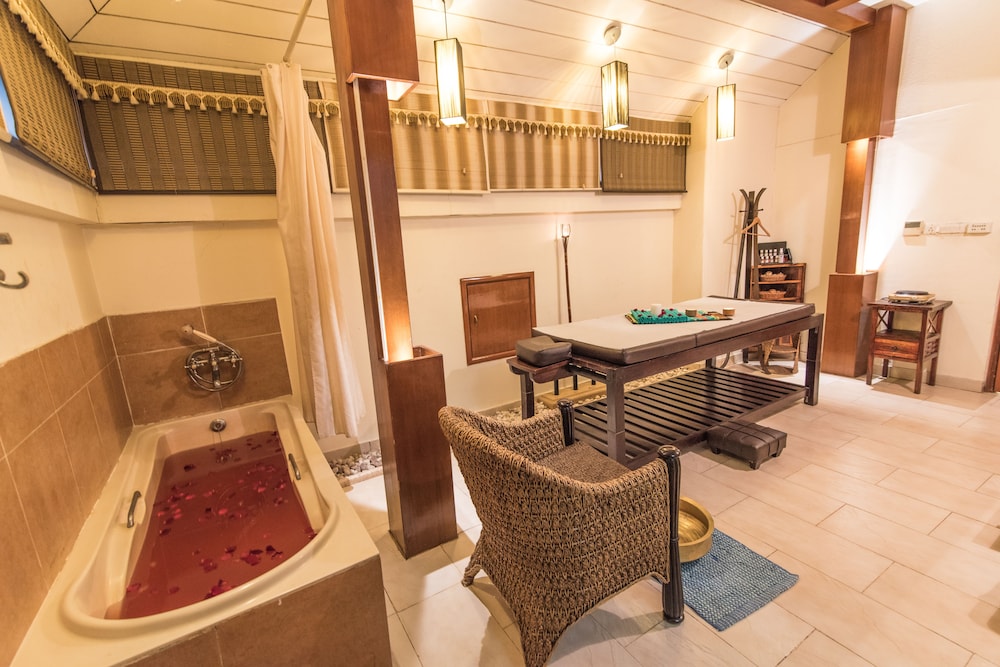Sai Vishram Business Hotel 6/50