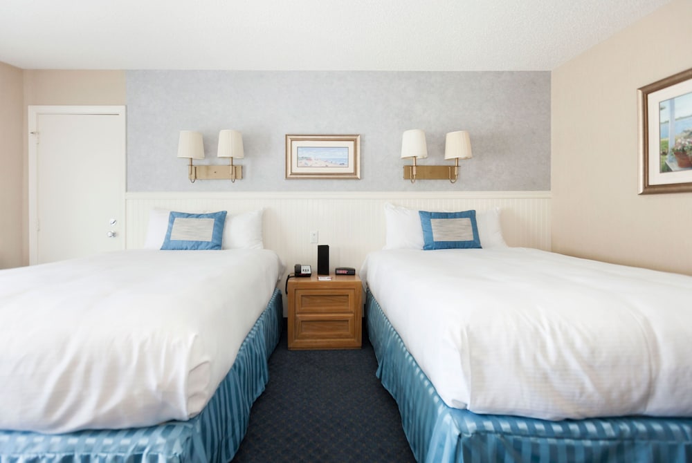 Blue Water Resort on the Ocean 23/79