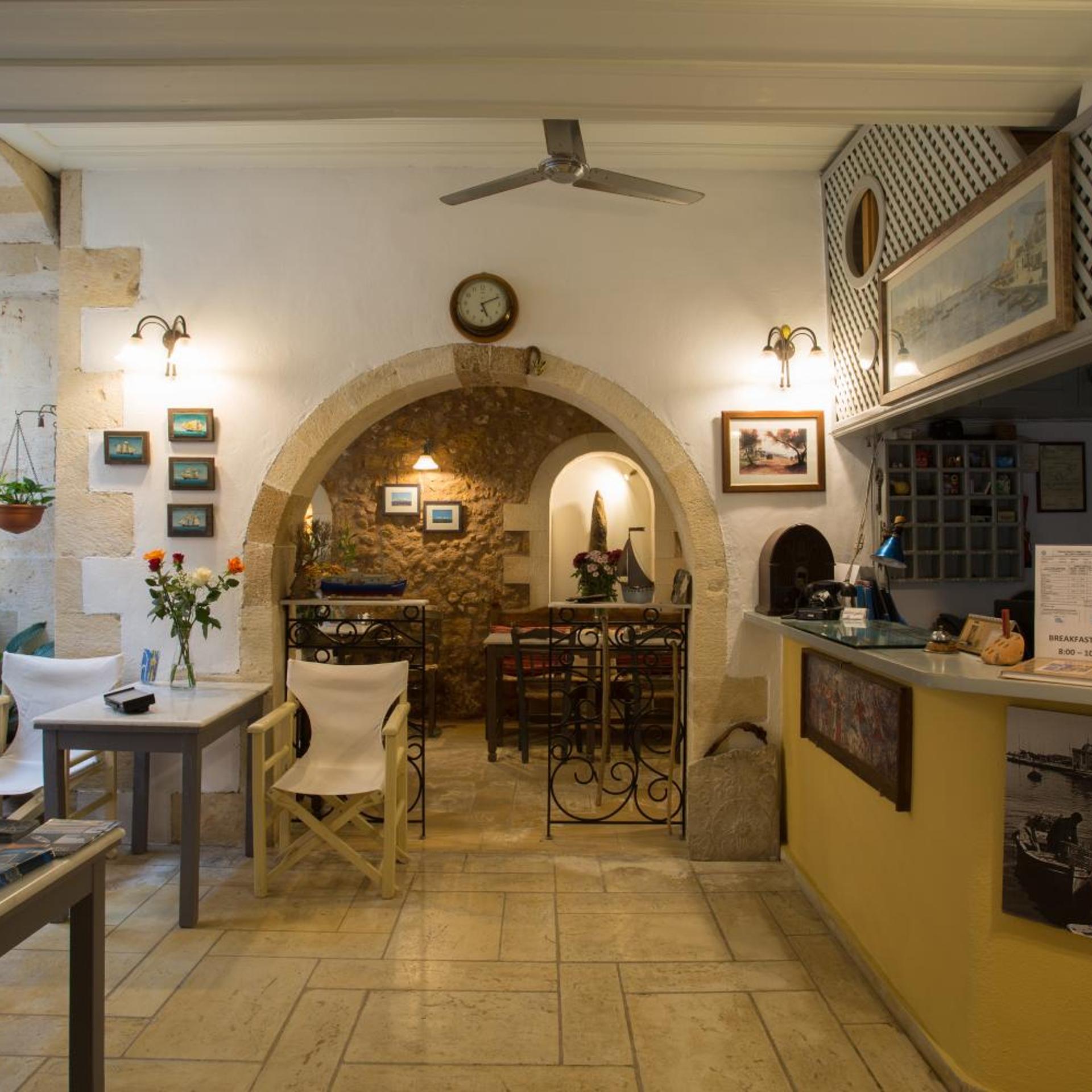 Nostos Hotel 76/81
