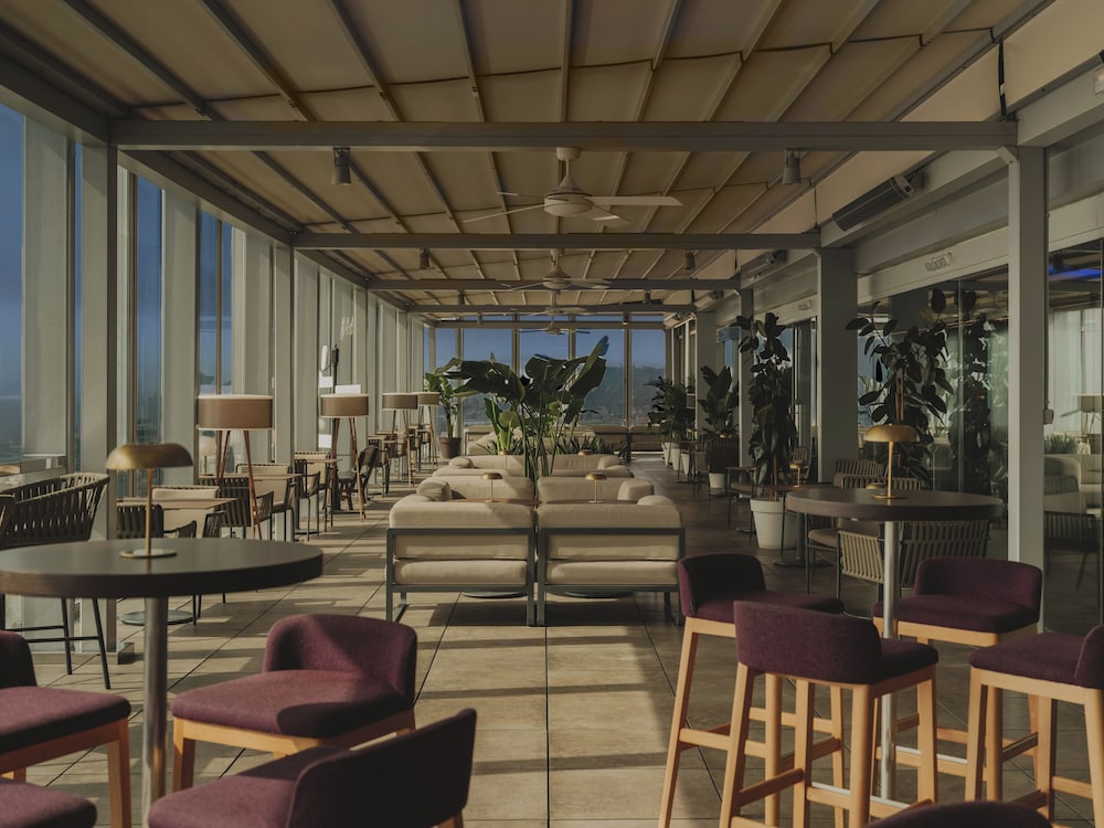 MELIA BARCELONA SKY 54/77