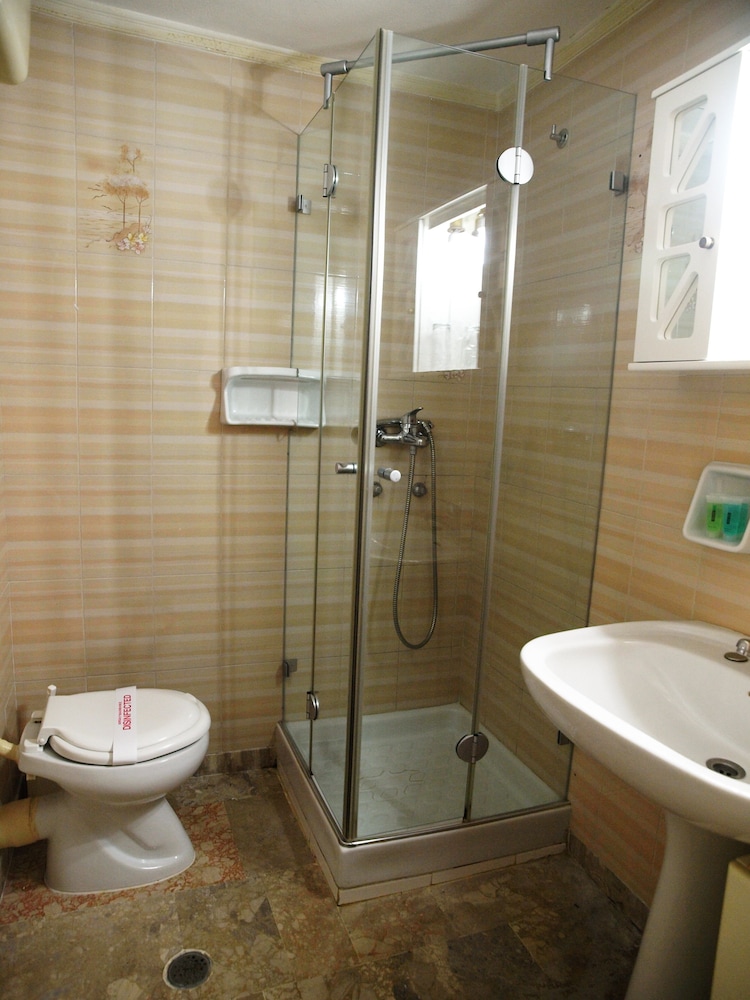IGNATIA HOTEL 10/66