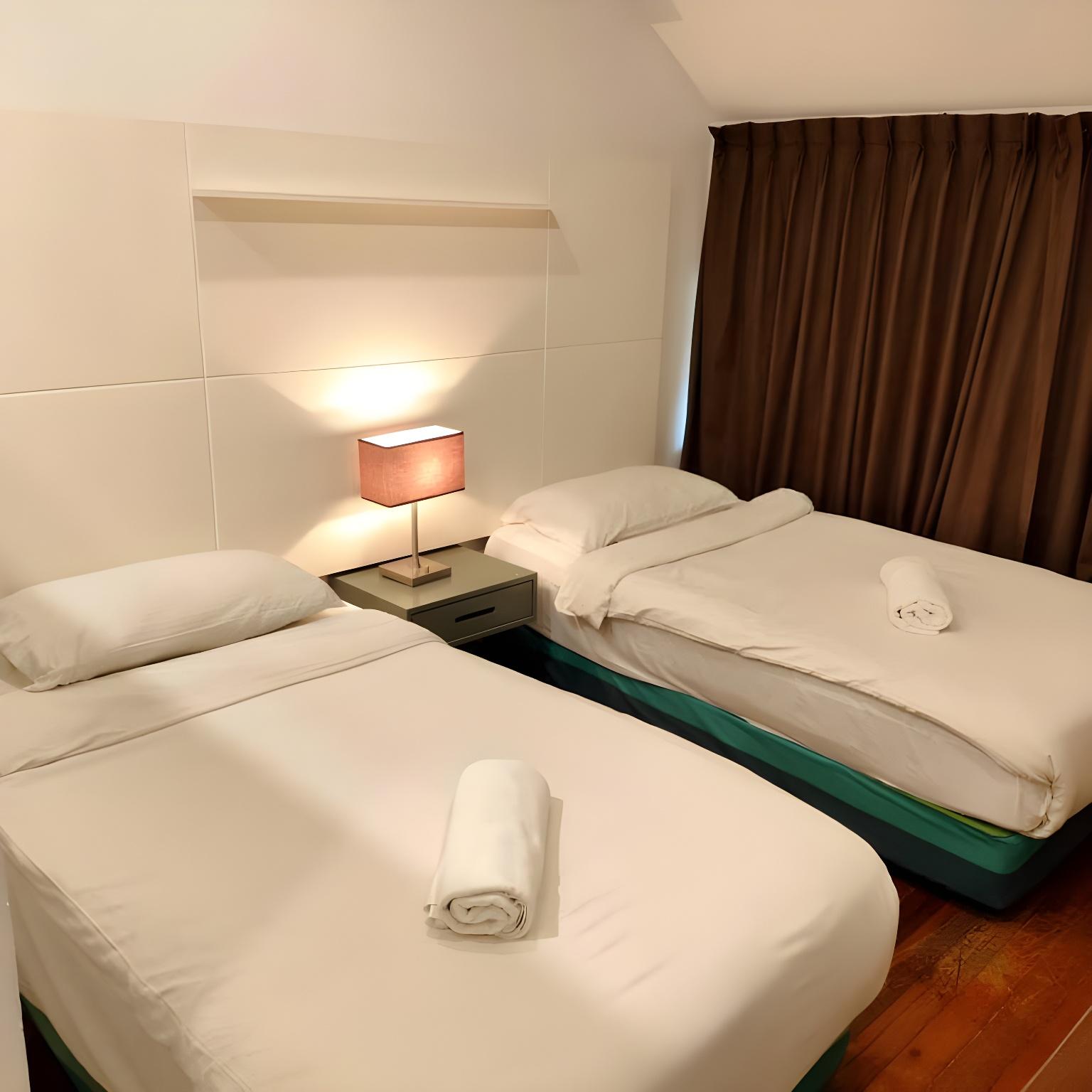 Duplex Sl, Sleep, Queen and Twin Beds