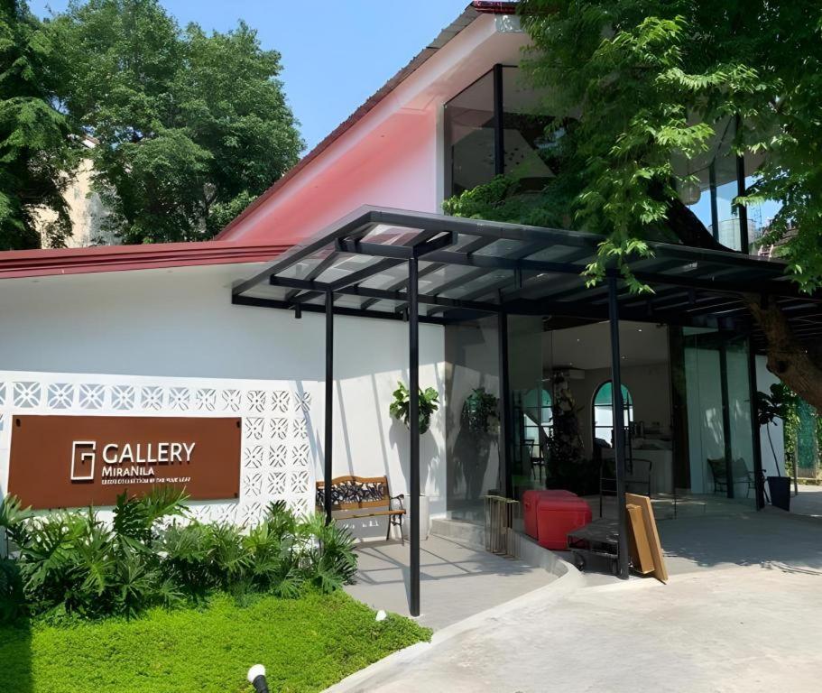 The Henry Suites MiraNila QC 12/41