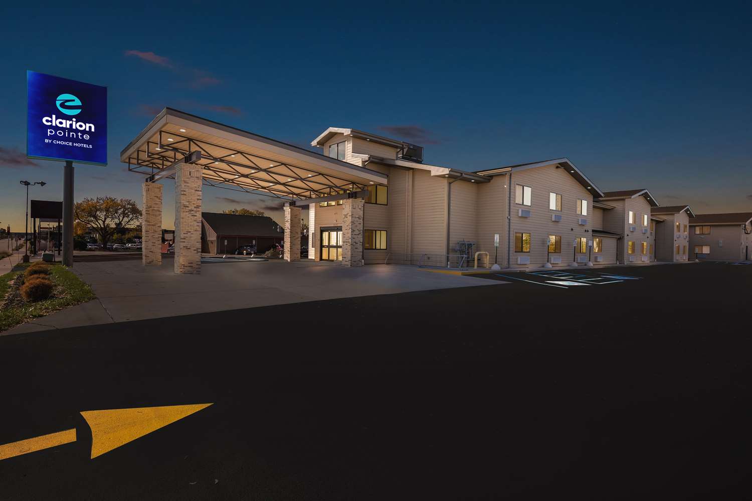 Clarion Pointe Milwaukee Airport 24/24