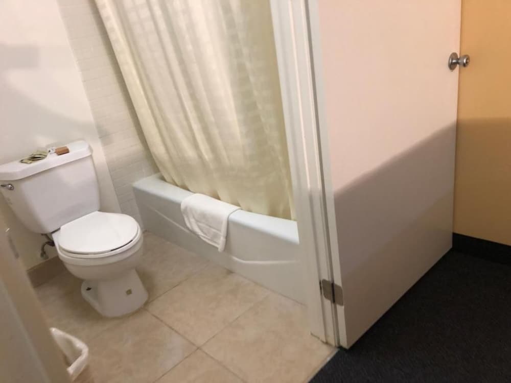 Luxury Inn 40/44