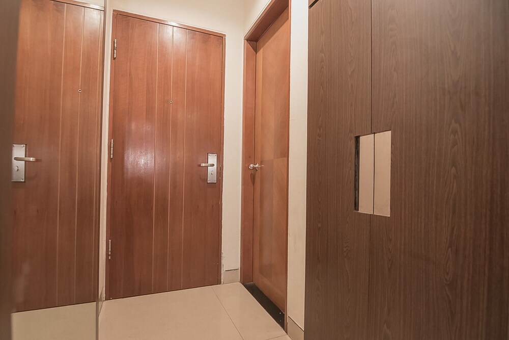 RedDoorz Premium near Paris Van Java Mall 9/26