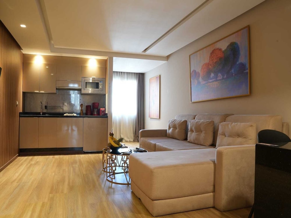 First Suites Hotel 23/35