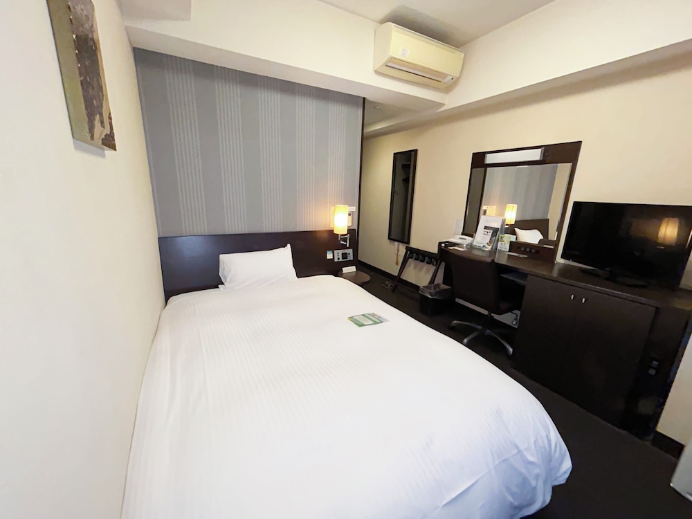 Hotel Route-Inn Tosu Ekimae 15/63