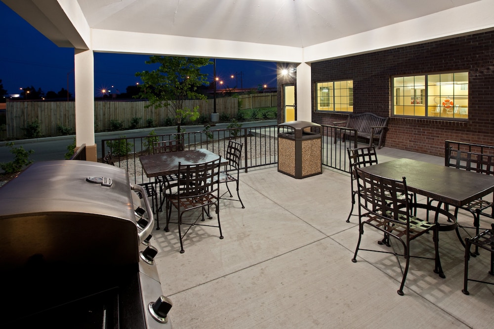 Candlewood Suites Lexington 54/74