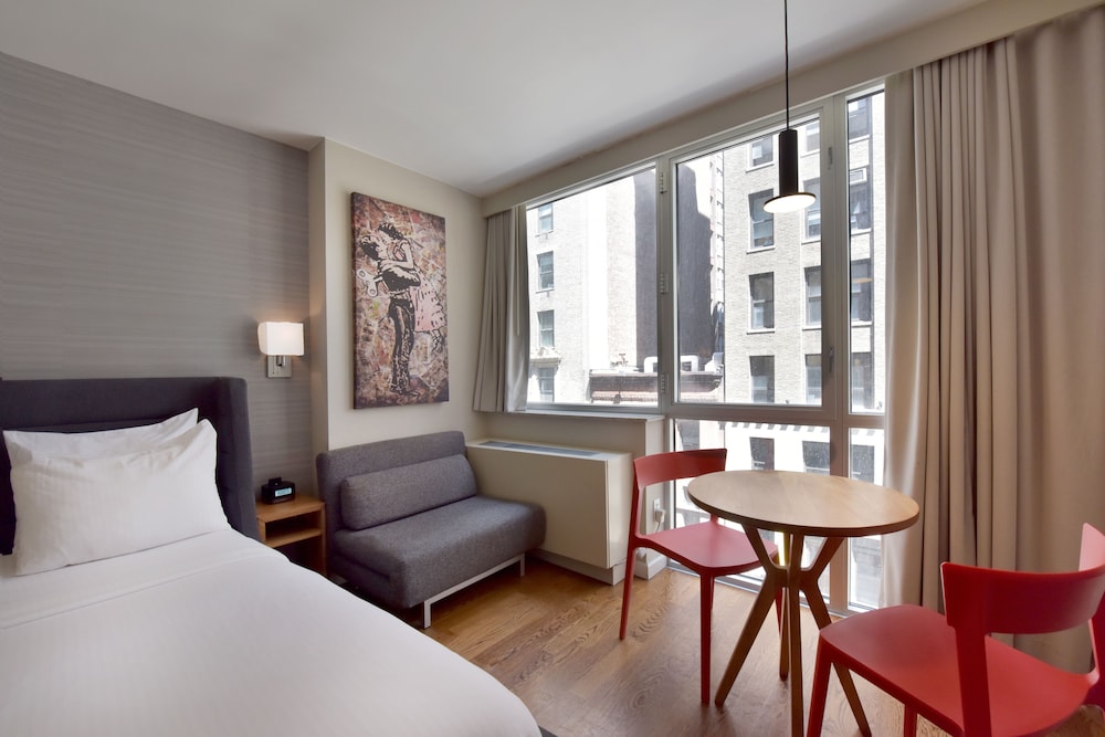 Hotel 32 32 20/78
