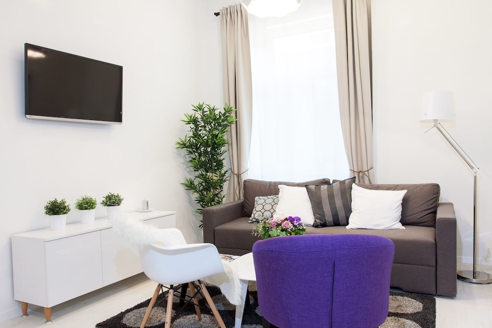 Tesla Boutique Apartments & Rooms 24/50