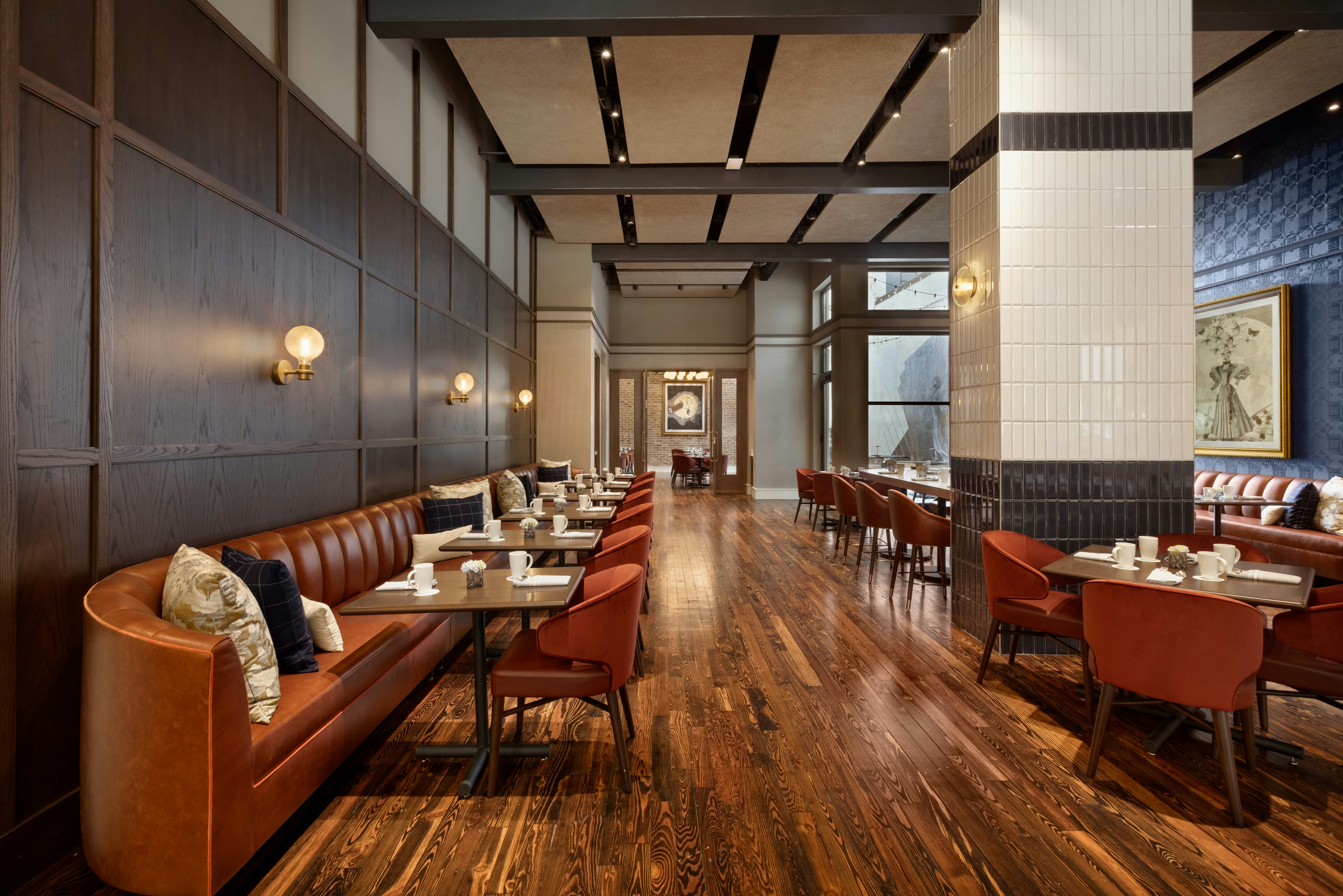 106 Jefferson Huntsville, Curio Collection by Hilton 26/59