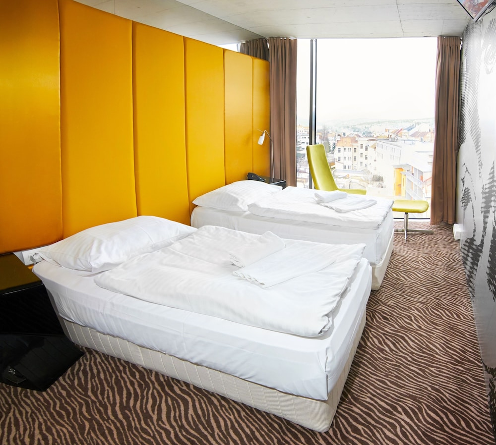 SONO HOTEL 12/42