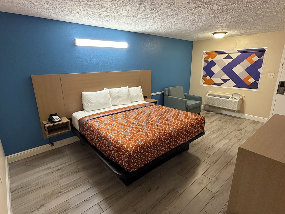 Guest Inn Suites 21/40