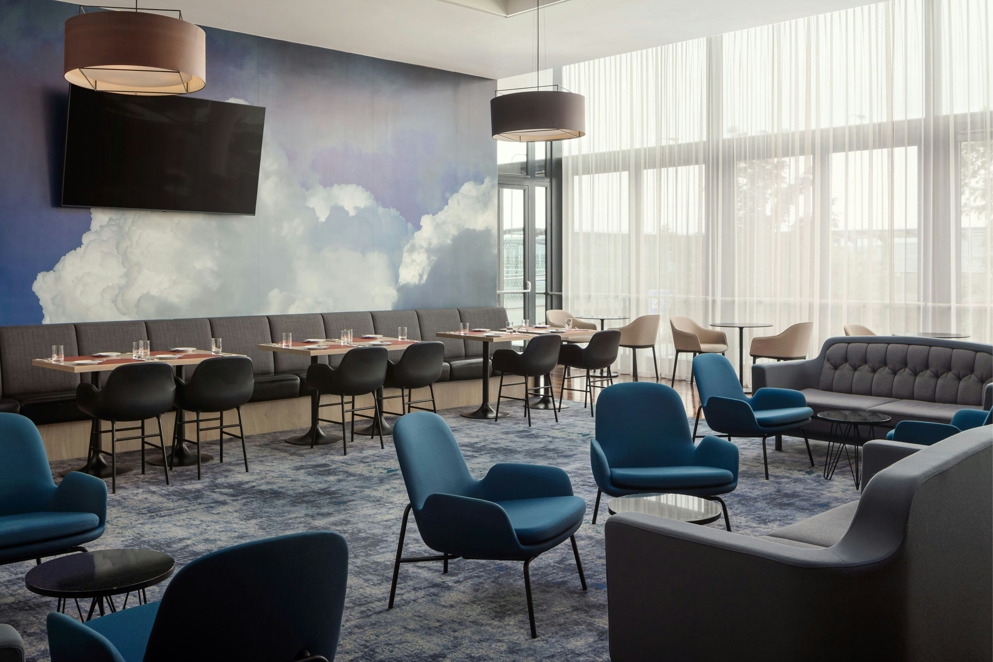Courtyard By Marriott Prague Airport 56/59