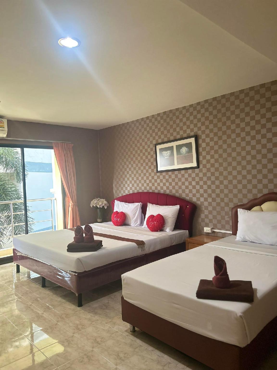 Room, Triple, 1 Double and 1 Single Bed, King and Double Bed, Side Story