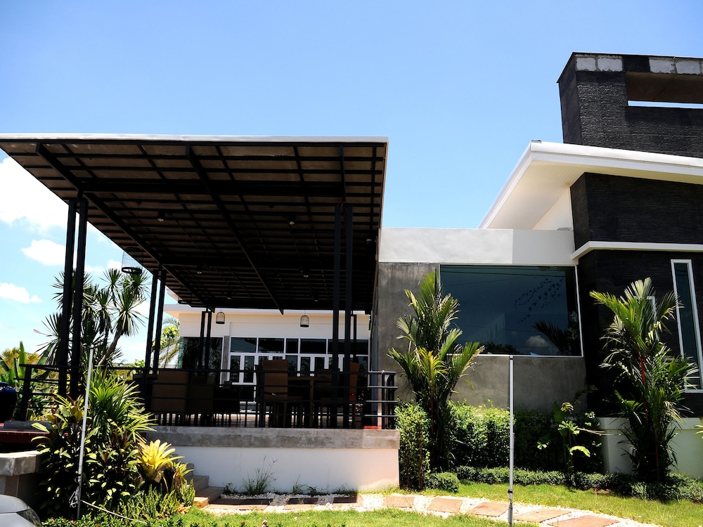 The O Valley Hotel 15/60
