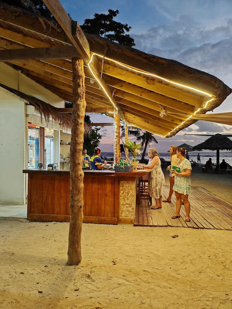 Hideaway Island Resort 11/75