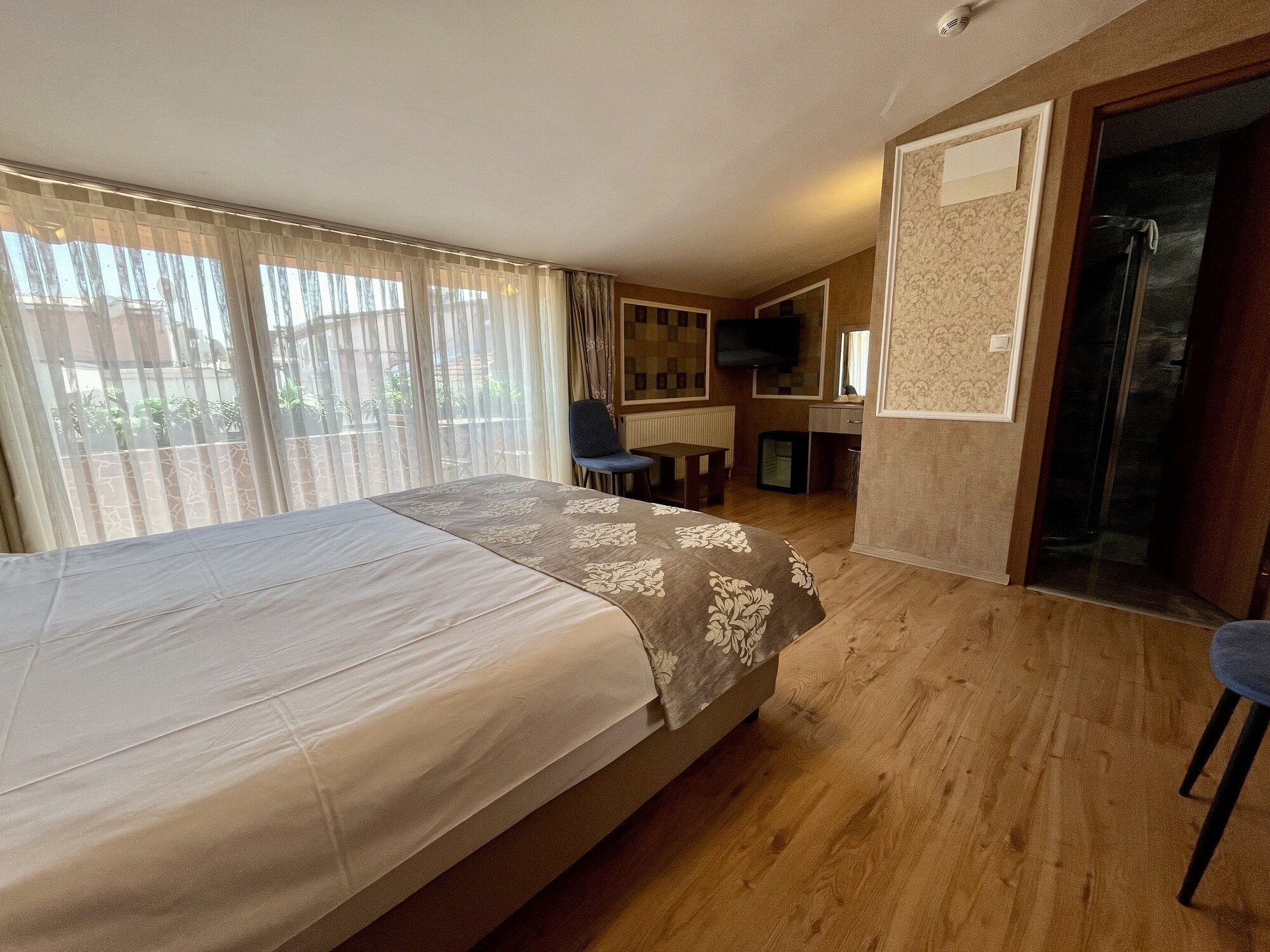 ROOM, DOUBLE BED, BALCONY