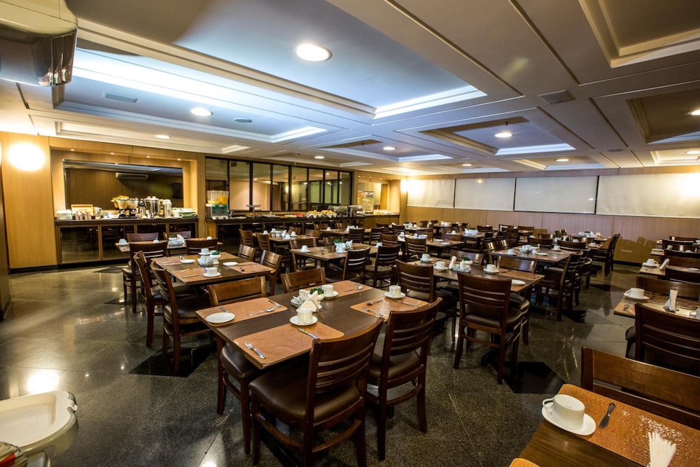 Crystal Plaza Hotel 37/47