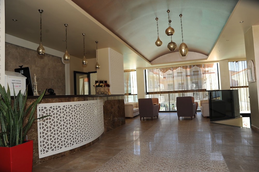 Montebello Deluxe Hotel 14/49