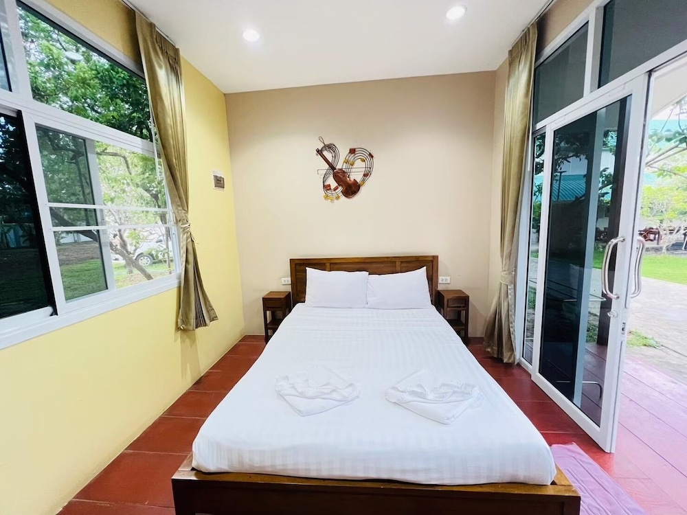 Baan Suan Khun Yaiy Nakhon Nayok 13/71