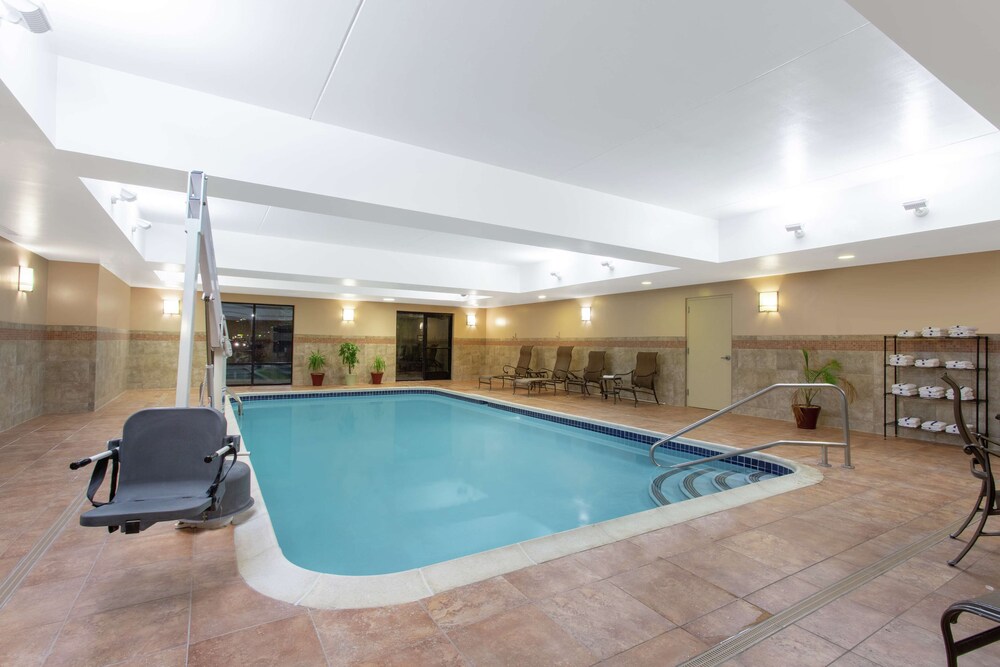 Hampton Inn & Suites Albany-Airport 19/36