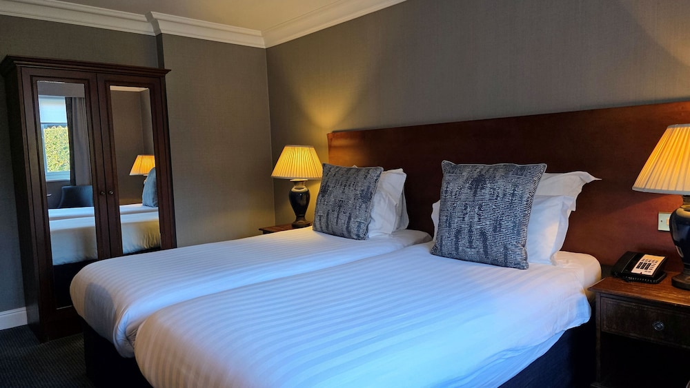 Superior, Twin Beds, with View, Windmill Village Hotel, Golf Club Spa, BWSC 5/8