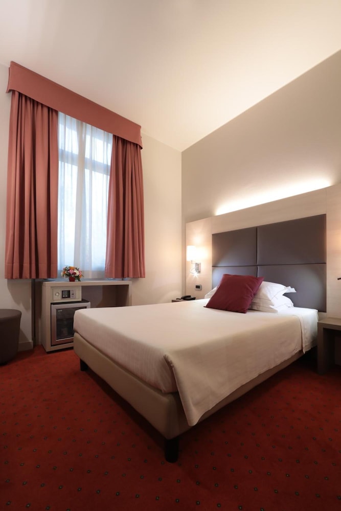 Hotel Campion 26/67
