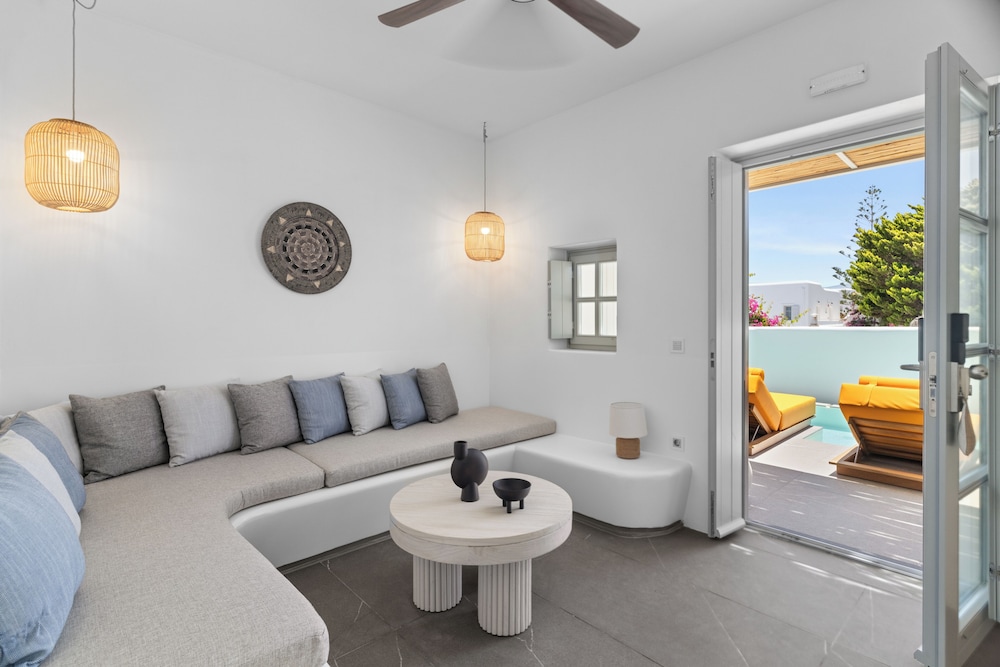 Mr & Mrs White Paros Suites & More 25/36