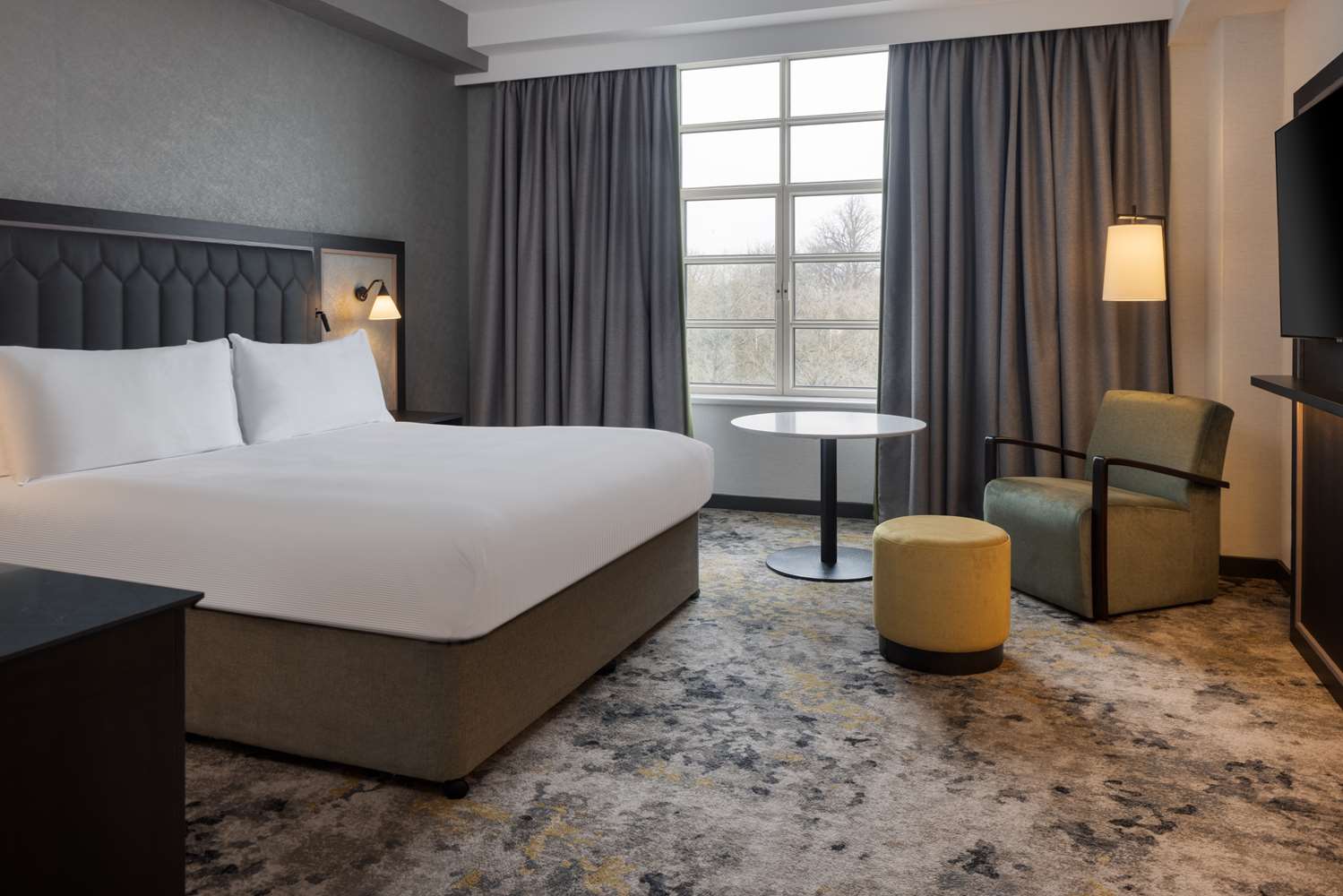 Deluxe, King Bed, Castle View