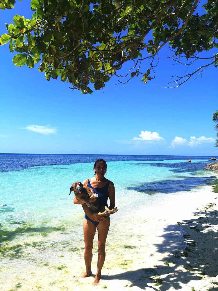 LA PERNELA BEACHFRONT RESORT 31/42