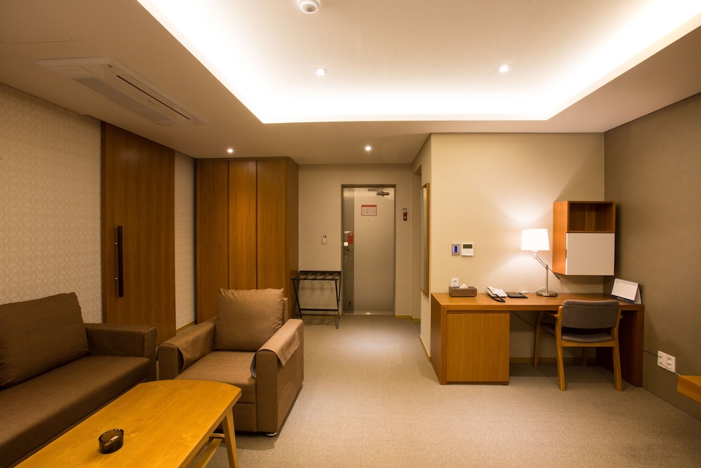 Dong Gyeong Hotel 53/64