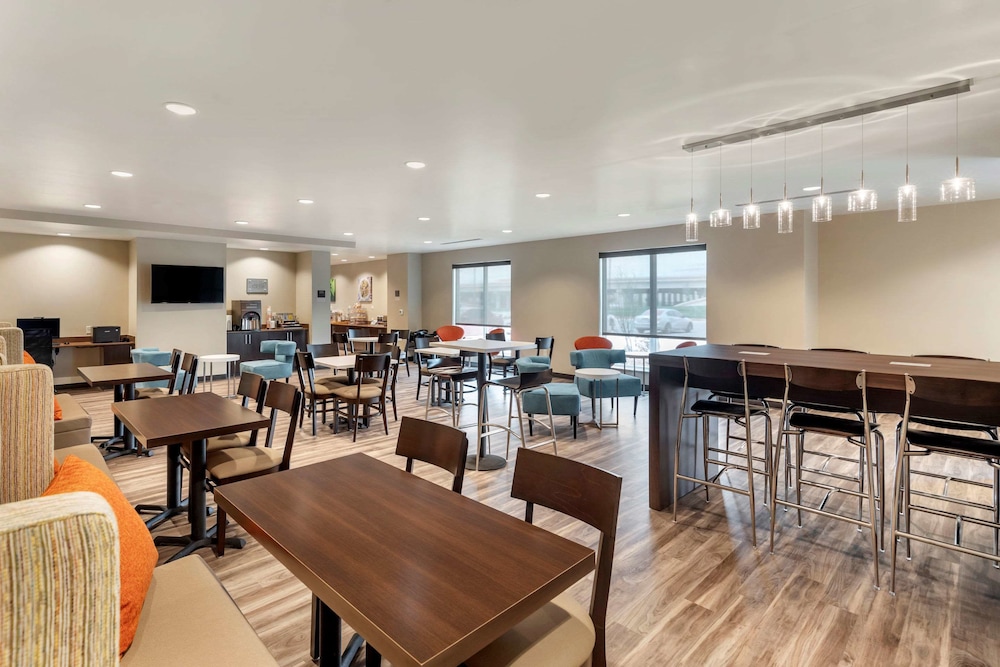 Mainstay Suites Lancaster Dallas South 27/37