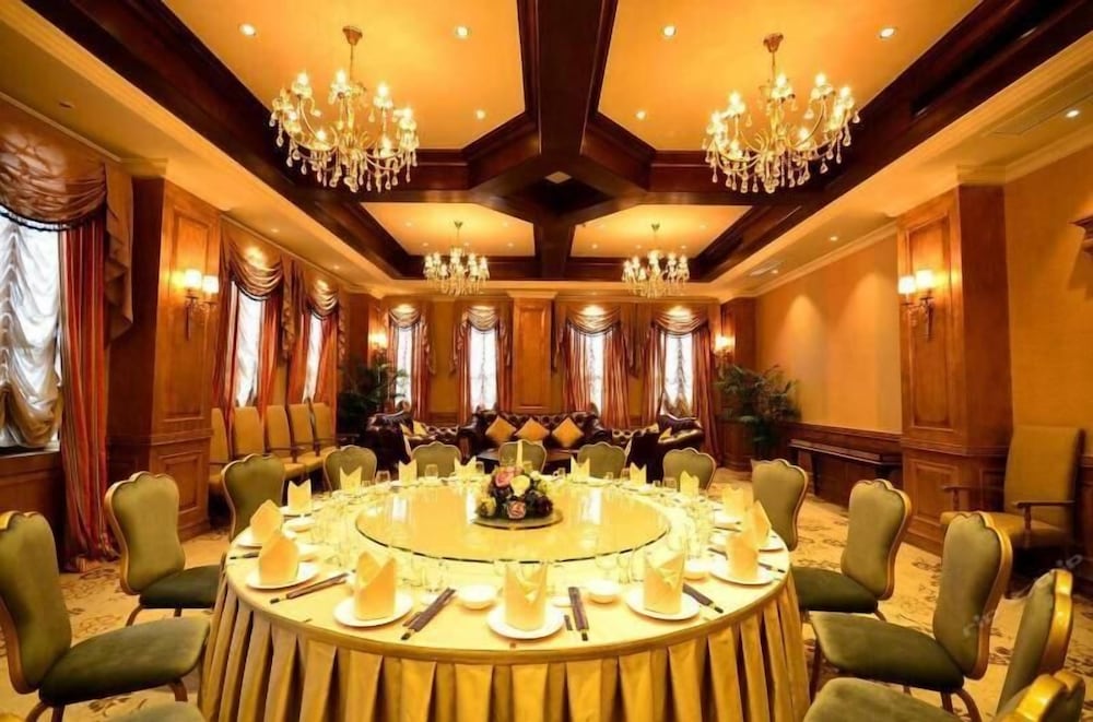 Wuhan Harvest International Hotel 49/57