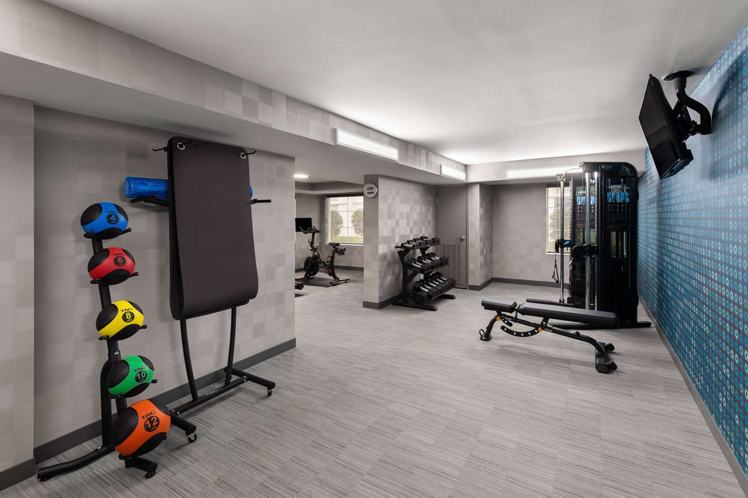 La Quinta Inn & Suites by Wyndham Knoxville Papermill 25/45