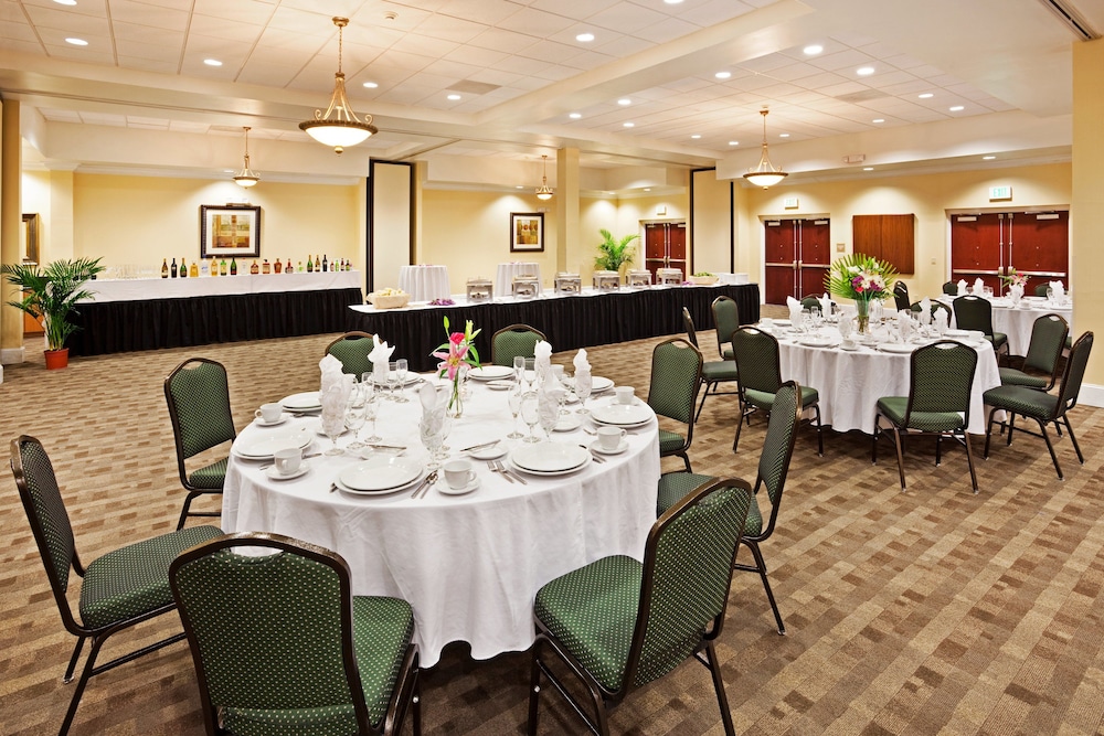 Holiday Inn Hotel And Suites Beaufort Highway 21 38/44