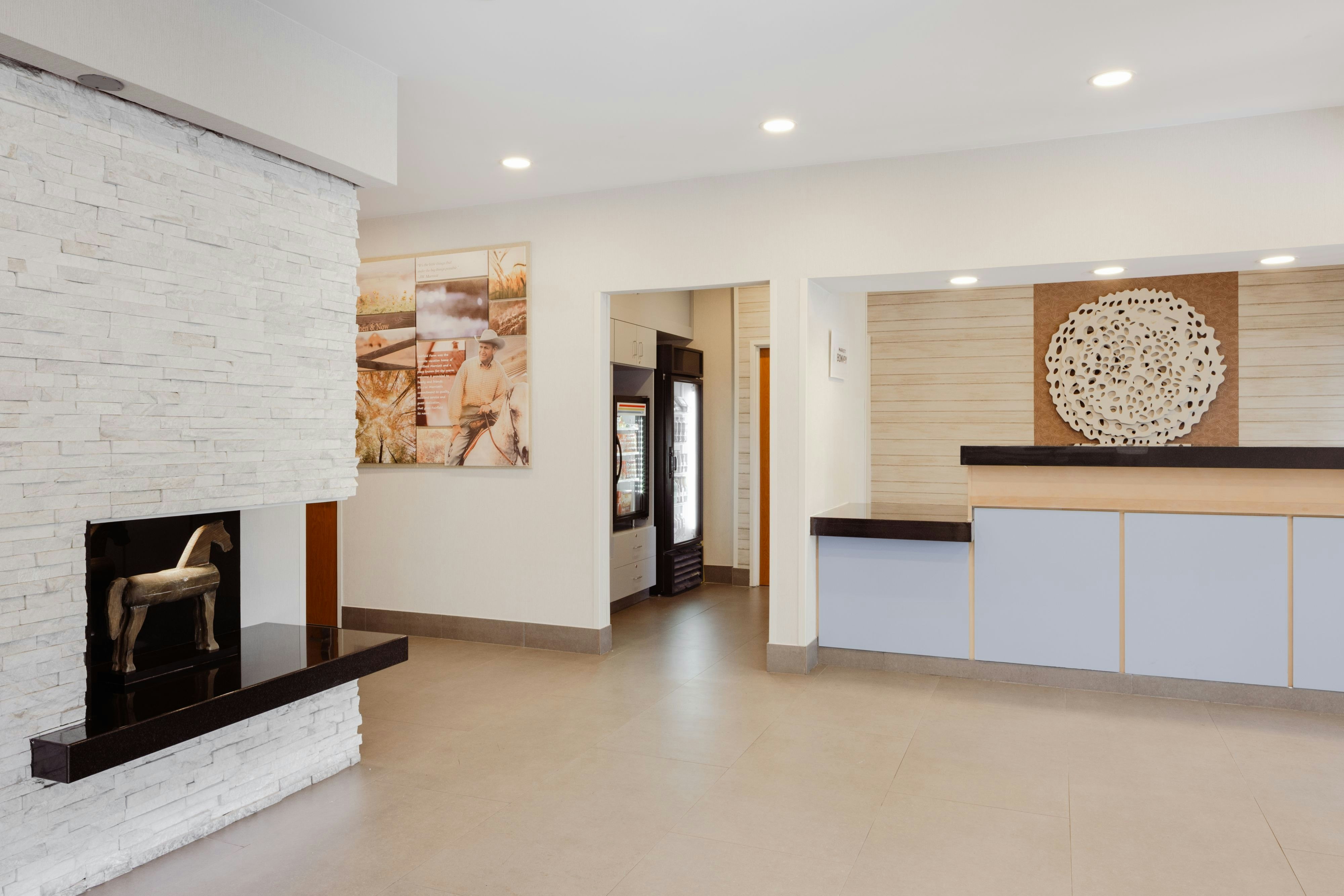 Fairfield Inn and Suites Grand Rapids 2/8
