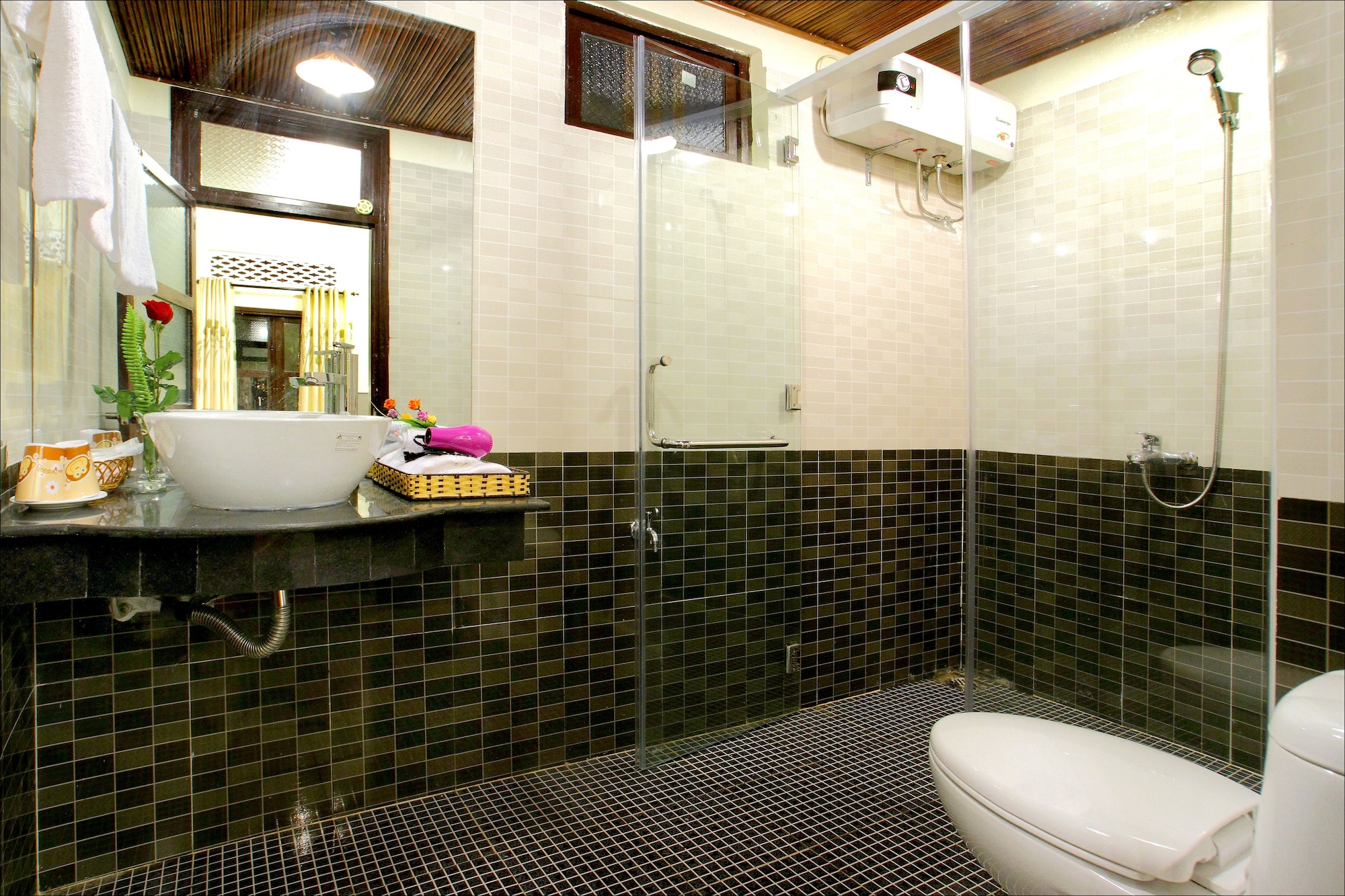 1 Bedroom, Bungalow, King Bed, Garden View, Bamboo Garden Homestay 3/3