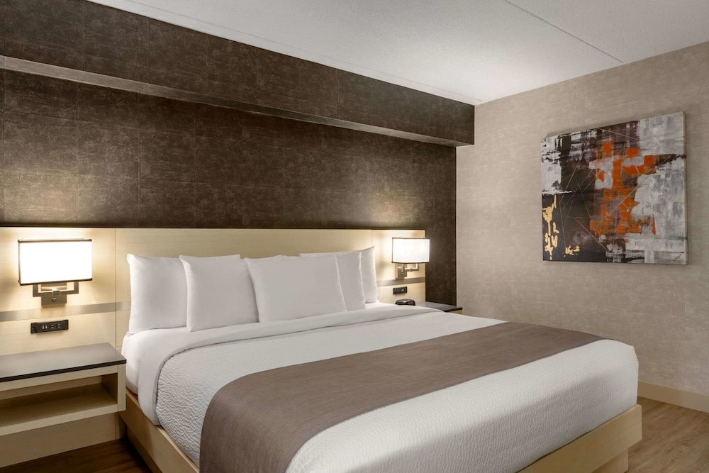 Days Inn By Wyndham Toronto West Mississauga 6/32