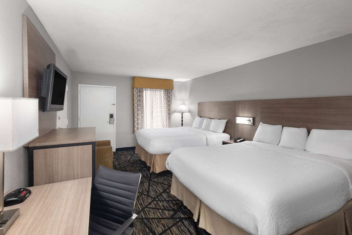 Baymont By Wyndham Mobile/Tillmans Corner 10/36