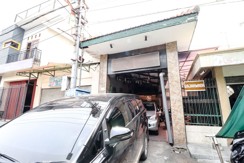 Hotel Gajah Mada 30/35