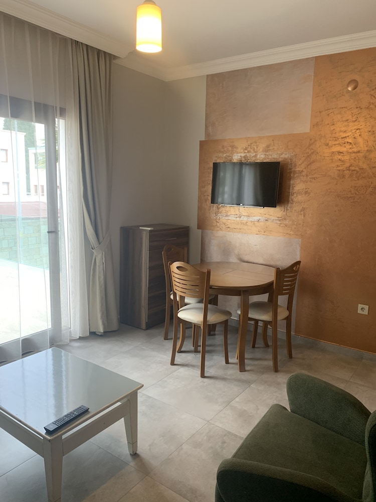 Orya Apart 23/50