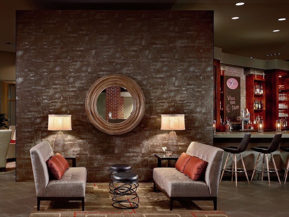 DOUBLETREE BY HILTON HOTEL AND SUITES CHARLESTON AIRPORT 45/60