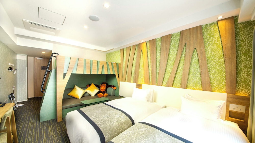 غرفة عائلية بسريرين منفصلين وسرير بطابقين، Hotel Torifito Naha Asahibashi 3/10